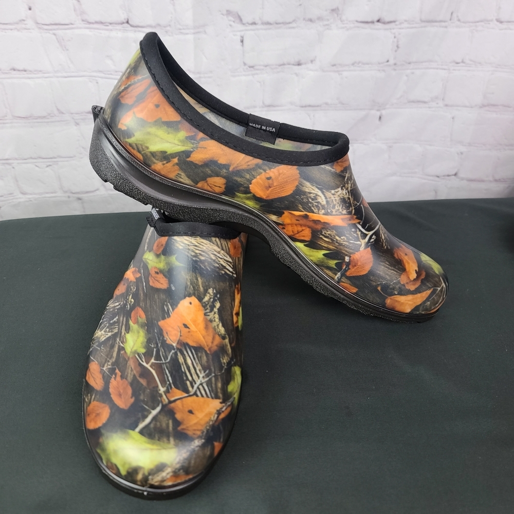 Sloggers. Camo Garden Shoes. M 12